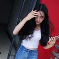 思念  163-26歲-C奶-45kg  氣質骨感花藝老師 她插花 你插她