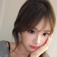 可愛型大眼正妹  目前是位攝影助理