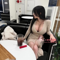 白天是溫柔的新娘化妝師    晚上變身巨乳小惡魔