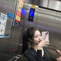 聽說長得可愛的女孩胸部都不大？    身材嬌小的女生私下...