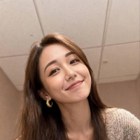 氣質大姐姐型 笑容甜美又很健談