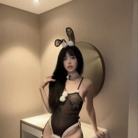 平常在夜店當活動公關 身材超火辣  兔女郎